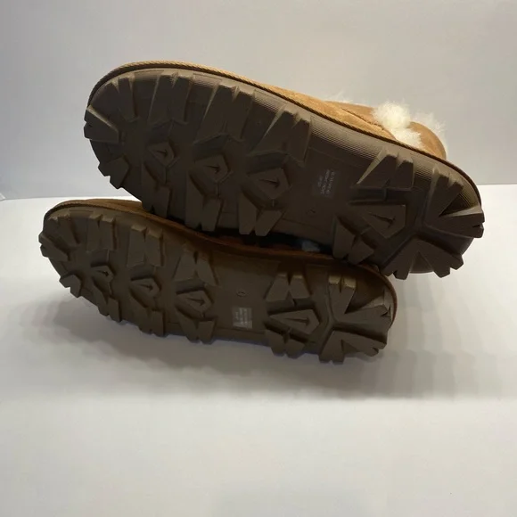 Women’s Kirkland Signature Chestnut Shearling Short Boots 7 NWT - Picture 5 of 5